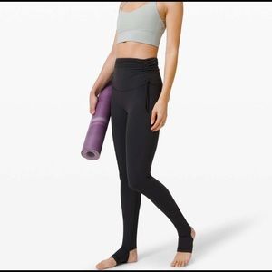 NWT lululemon Hug Your Core SHR Tight 28” in black